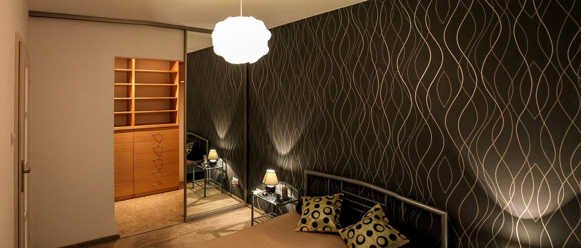 listing card gallery