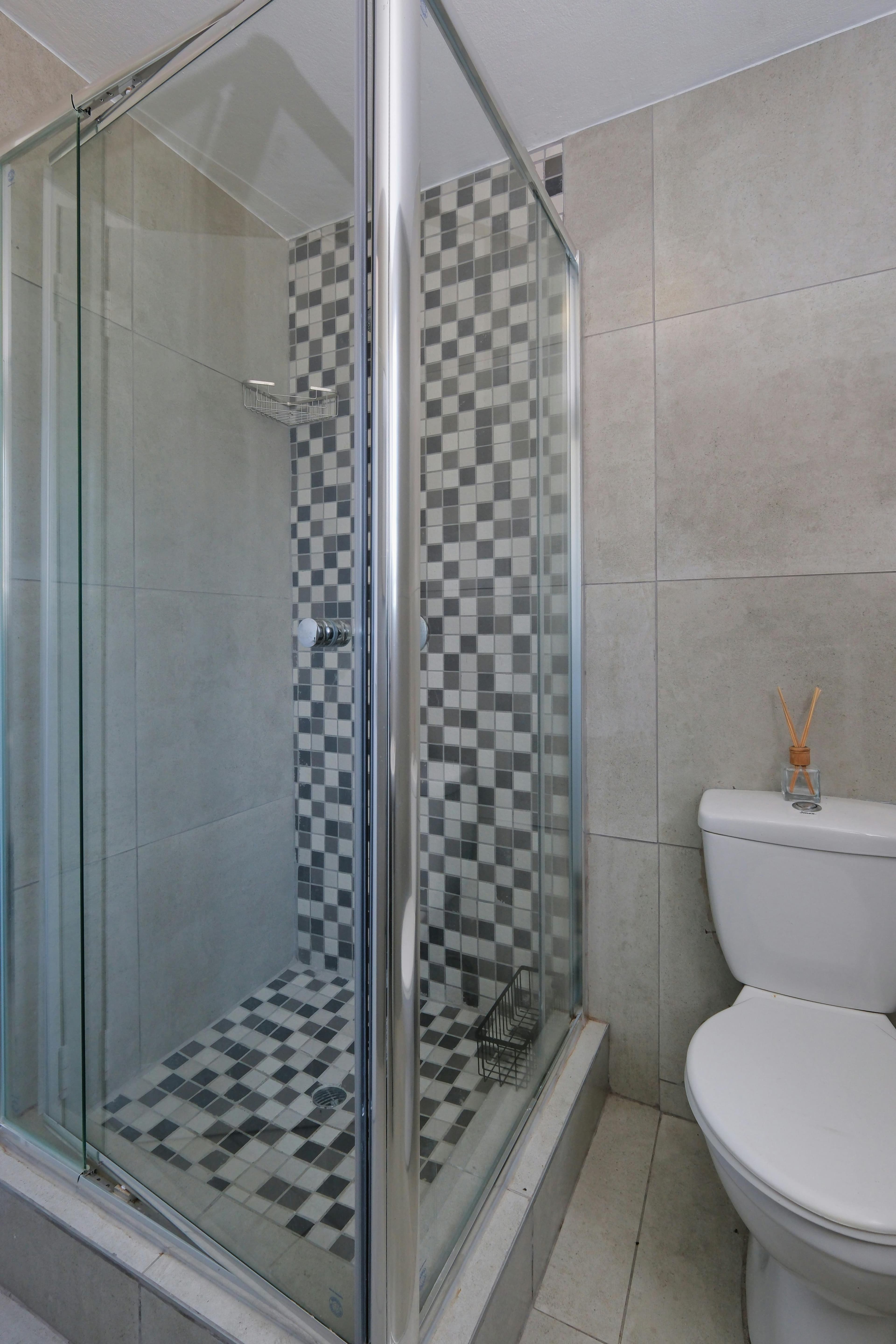 listing card gallery